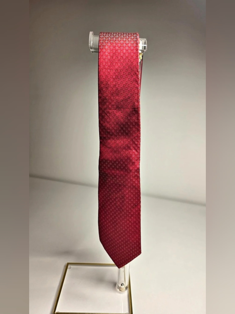 Salvatore Ferragamo Men's Silk Geometric Tie in Red Like New